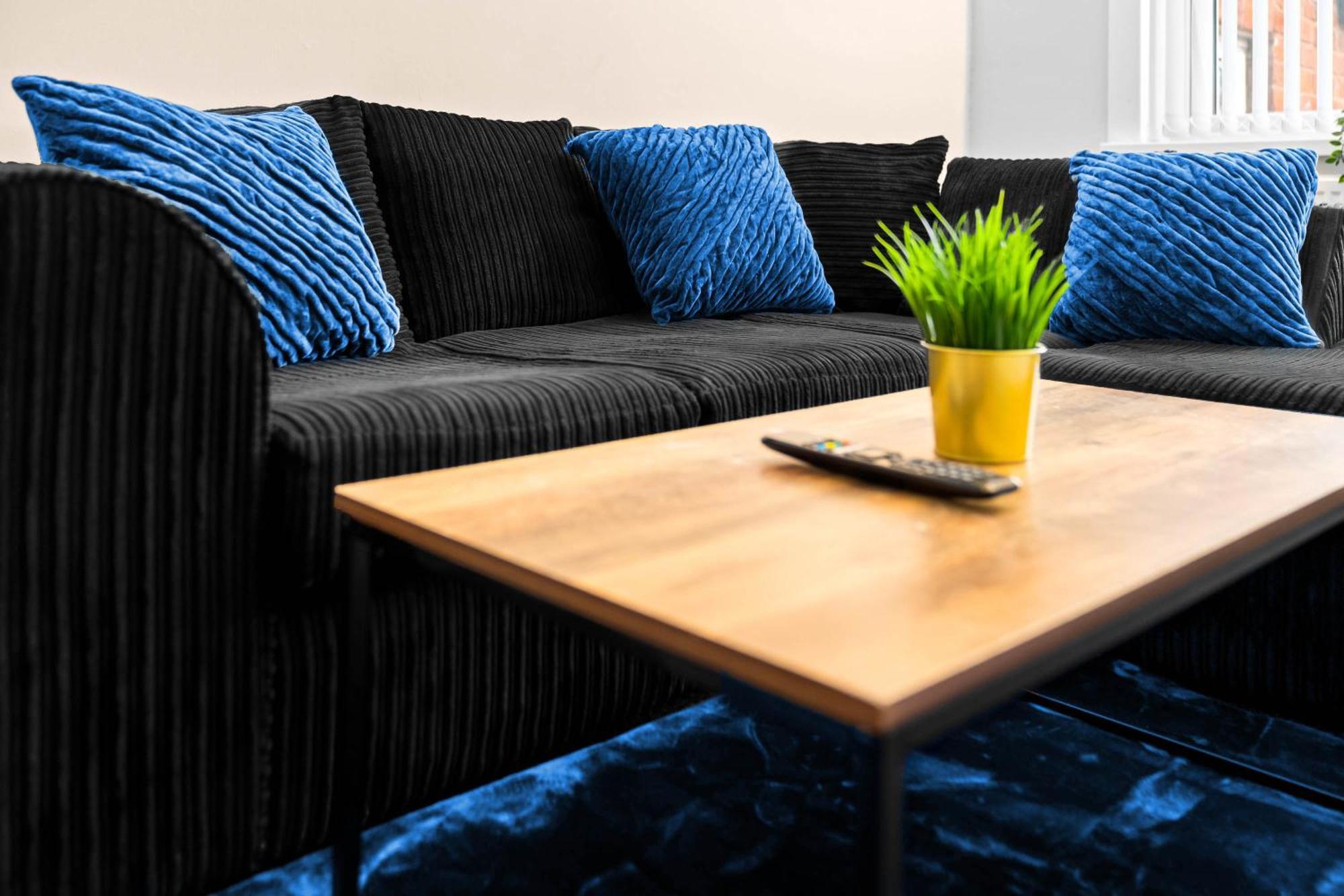 Two Bedroom Apartment - Single Beds - Accommodates 3 - Street Parking - Top Rated -Wbb West Bromwich Dış mekan fotoğraf