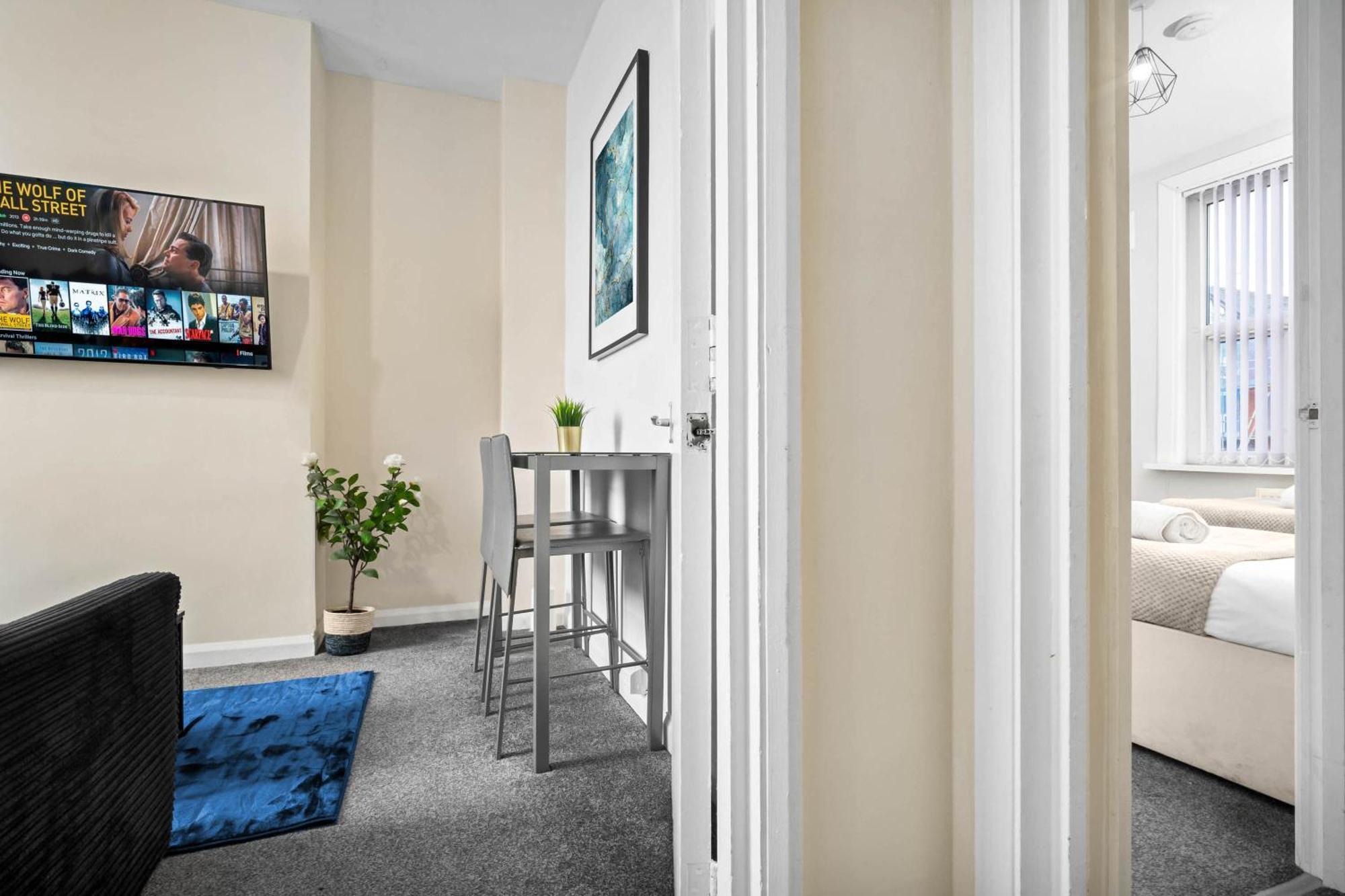 Two Bedroom Apartment - Single Beds - Accommodates 3 - Street Parking - Top Rated -Wbb West Bromwich Dış mekan fotoğraf