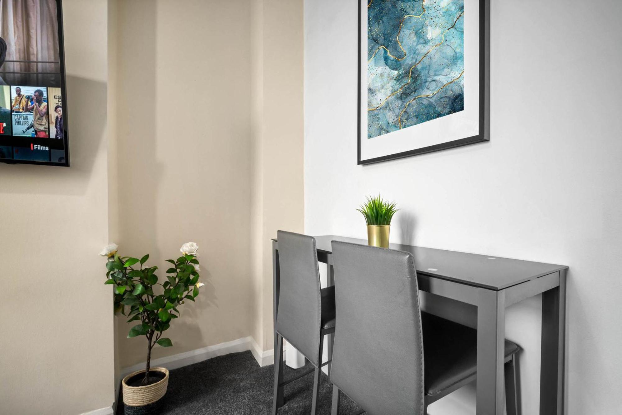 Two Bedroom Apartment - Single Beds - Accommodates 3 - Street Parking - Top Rated -Wbb West Bromwich Dış mekan fotoğraf