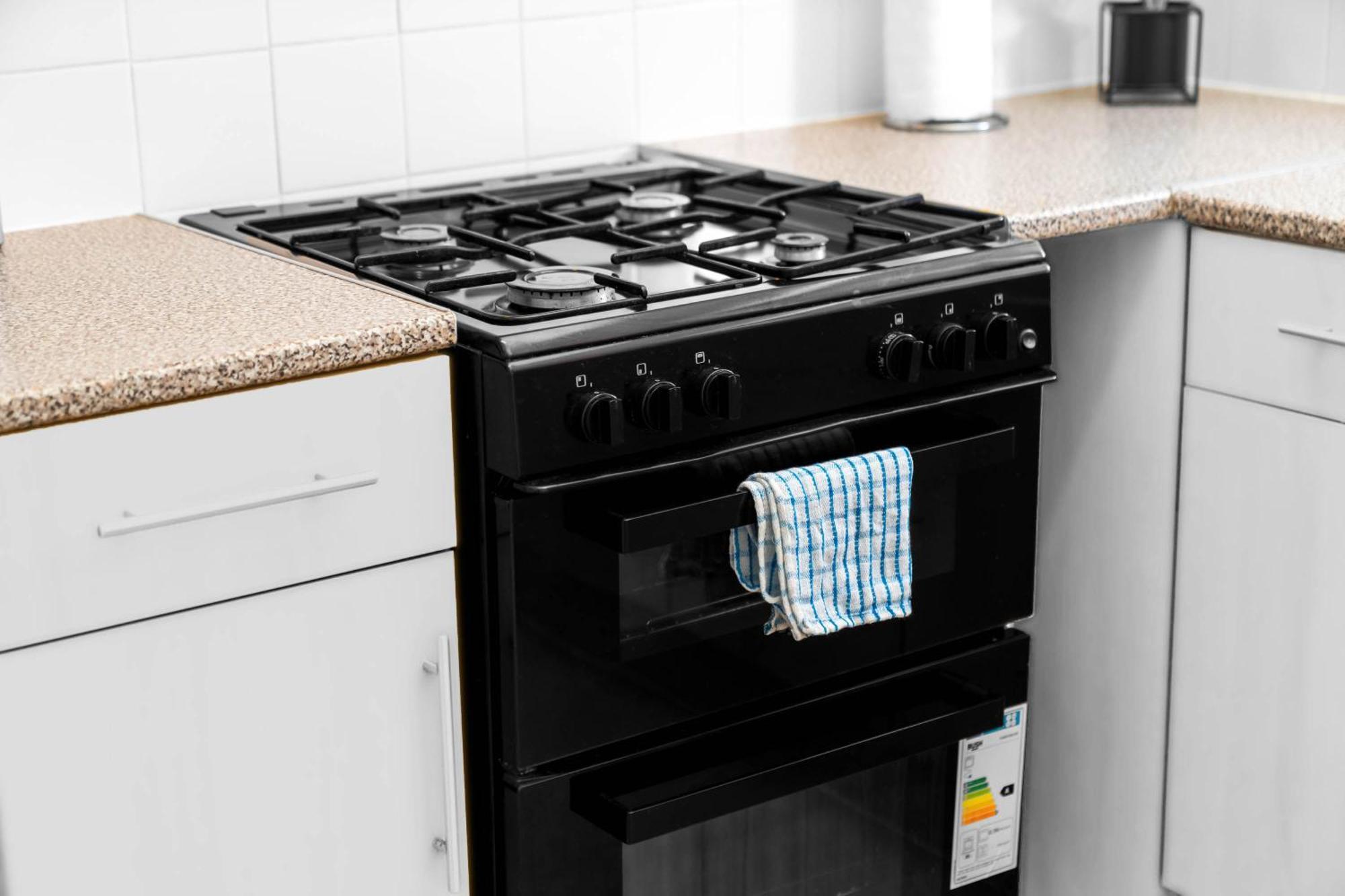 Two Bedroom Apartment - Single Beds - Accommodates 3 - Street Parking - Top Rated -Wbb West Bromwich Dış mekan fotoğraf